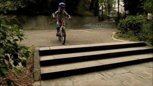 woom 4. Kids urban downhill