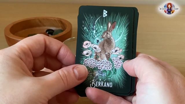 The Witch's Familiar Runic Oracle смотреть онлайн