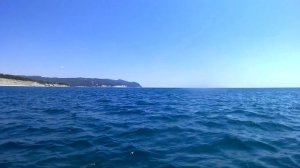 Самодельный моторный каяк на море