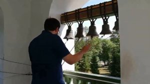 Колокольный звон храма Жен-Мироносиц г. Псков. Звонарь - Илья Дроздихин
