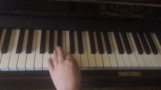 Гамма Си-бемоль мажор на пианино