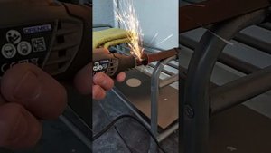 Dremel 3000 vs Bosch GRO 12V-35 - Trennen Winkeleisen - cuting steel