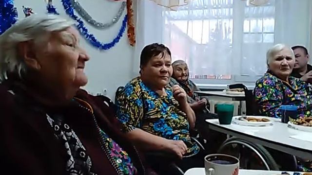 Открытие комнаты. Поздравление бабушки смотреть онлайн