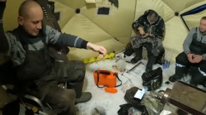 Поехали с друзьями за сигом, а наловили...