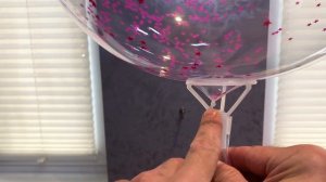 ЛЙФХАК. КАК ПРАВИЛЬНО КРЕПИТЬ ШАР БОБО НА НАСАДКЕ ДЛЯ ШАРИКА.