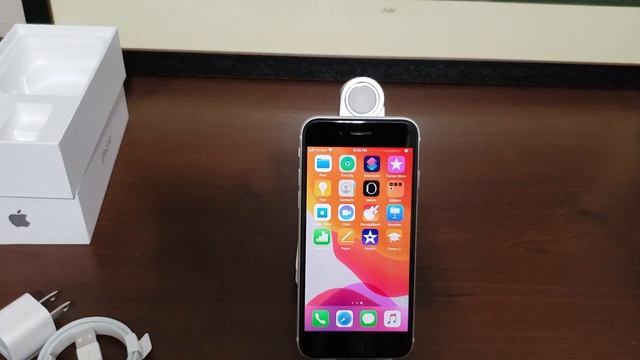 iPhone SE 2020 is the best budget phone! смотреть онлайн