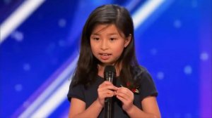 Celine Tam sings "My Heart Will Go On" on #AGT 2017 (With Judge Comments)