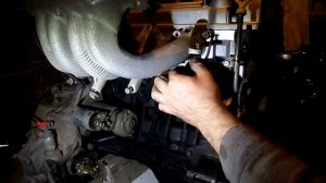 РЕМОНТ ДВС 143   Устанавливаем впускной коллектор  двигателя  Джили МК  копия  двгателя TOYOT A4 FE