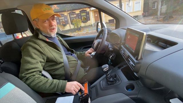 Urban QRP Mobile with Elecraft KX2 and a Junk-box Special antenna! смотреть онлайн