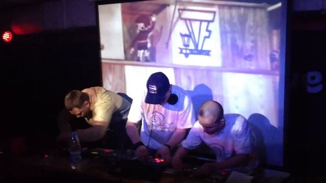 4 позиции Бруно - 1 @ Fish Fabrique, 12.05.12 смотреть онлайн