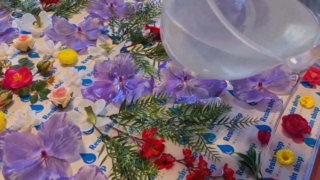 IT'S SIMPLE! Table made of epoxy resin with flowers. ВСЕ ПРОСТО! Стол из эпоксидной смолы с цветами