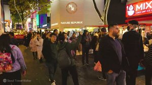 외국인으로 꽉 찬 명동, 길거리 음식 맛집 명소 1위 ,명동 크리스마스 라이츠 2023,  서울 명동 여행, 서울 트래블 워커.