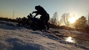 Весенние покатушки на мотоцикле Иж Планета 4, болото.