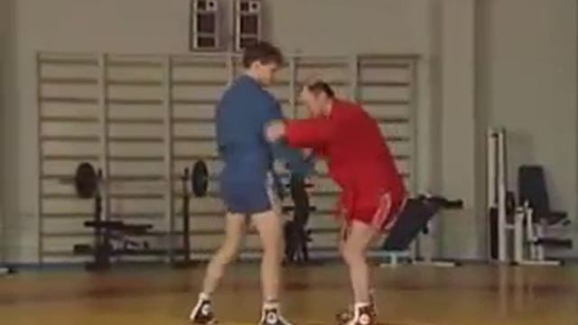 Уроки самбо Гончаров 14 Передняя подножка на пятке смотреть онлайн