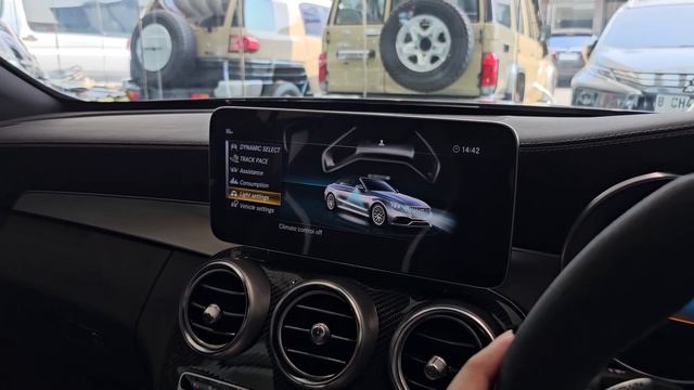 In Depth Tour Mercedes AMG C63s Cabriolet [A205] Facelift - Indonesia смотреть онлайн