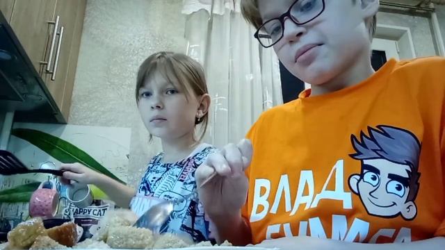 Готовим картошку фри, жарим колбасу, делаем сухарики*рецепт*приятного просмотра ?? смотреть онлайн