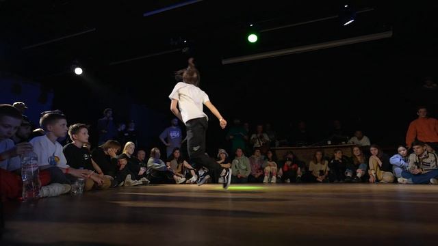 Sonik vs Volchok | B-Girls 1/8 at #FORMSKILL 2023 смотреть онлайн