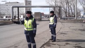 Сотрудники ДПС помогли доставить в больницу беременную женщину.