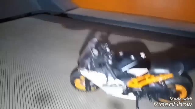 Maisto KTM RC 390 1:18 diecast scale model смотреть онлайн