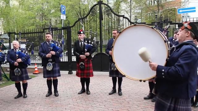 Шотландцы с волынками в гостях