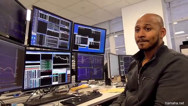 Трейдер торгует рынок nyse на 6 мониторах смотреть онлайн