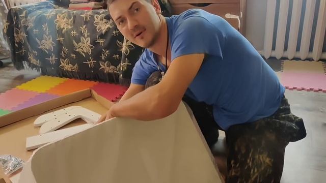 Стойло для коровы I Подарок для Маруси I Доделали потолок в новом доме смотреть онлайн