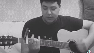 Вот идёт караван🐫👳🌿 Караванщик Али на гитаре песня. #песниподгитару #музыка