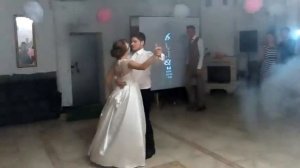 танец молодых 1 лёгкий и красивый