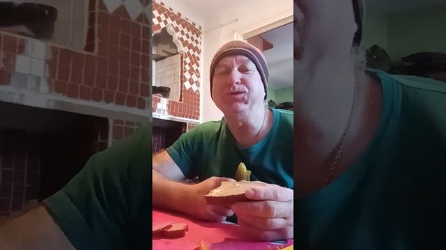 На обзор сервелат Вкусный с телятиной из хорошего магазина смотреть онлайн