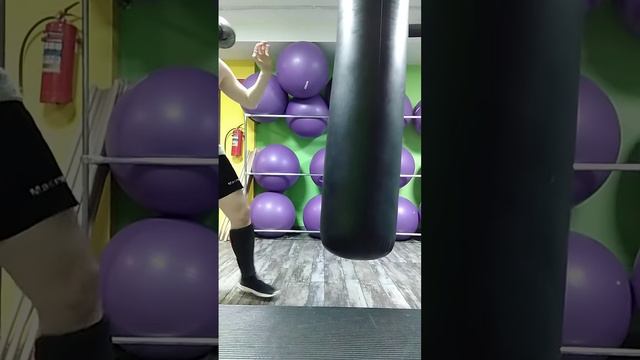 Тайский бокс. Муай-тай. Фитнес. Отработка ударов на боксерском мешке. После нагрузки. Часть 14. смотреть онлайн