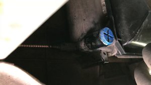 БМВ Е34 Замена пробки радиатора 17 11 1 712 816 BMW E34