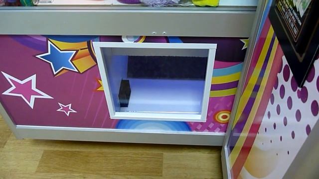 Кран-машина Хватай-ка c ЛУЗОЙ - диспенсер мячиков смотреть онлайн