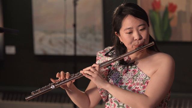 Sarah Yunji Moon, flute with Drew Comstock, 'cello and Jeffrey Leung, alto saxophone. смотреть онлайн