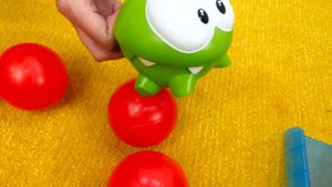 Ам Ням и Шарики - Игры для детей - Сухой бассейн с шариками