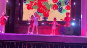 Ягода Малинка поют и танцуют дети 5-6 лет группа Little Party из Академии Игоря Крутого( Хабиб)