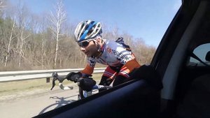 Скорость велосипеда зашкаливает: открытие велосезона - дистанция в 120 км.