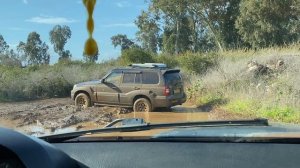 Hyundai Terracan в грязи -Terracan in mud ( בוצ- נחל ירקון )