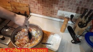 Вкусный диетический салат с соленой форелью и йогуртовой заправкой. Худеем вкусно и полезно.