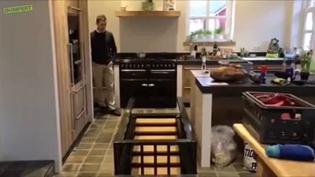Складывающаяся лестница в подвал