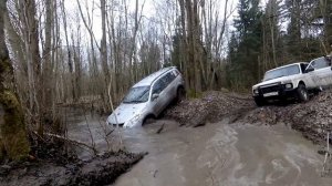 сток уаз против подготовленных вокруг озера