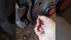 Коротко о том как выкрутил часть резьбы от сломанного болта