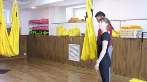 Техника Выполнима | Fly Yoga | Кувырок на гамаке
