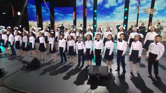 «Айналайын» балалар хоры — «Ұстазым». «Сіздер үшін, Арулар» Ұлықпан Жолдасов