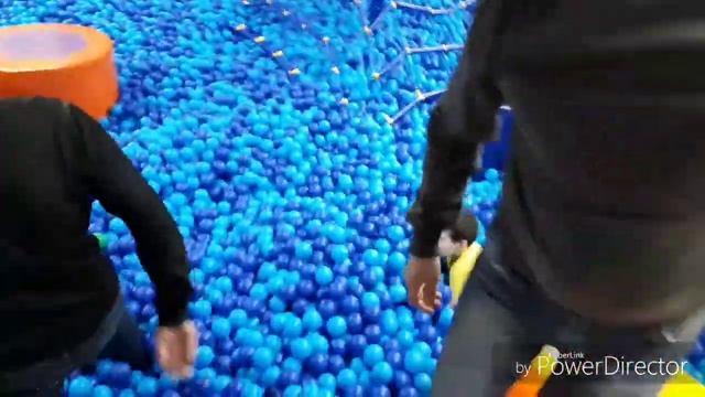 Zамания - ТРЦРИО Дмитровское шоссе. Супер) смотреть онлайн