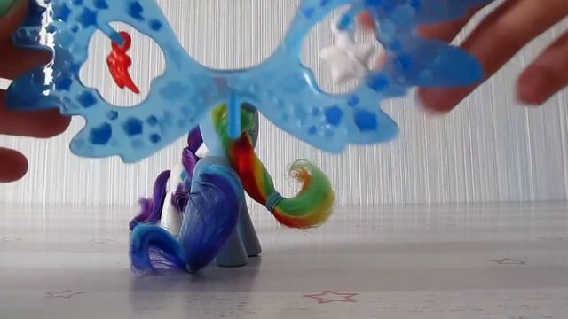 MY LITTLE PONY Обзор на пони Rainbow Dash с большими крыльями . смотреть онлайн