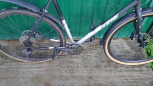 Разбираем отличия туринга от гревела на примере велосипедов BEARBIKE RIGA и FORMAT 5222