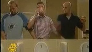 Троя в туалете:))) Смешное видео, видео прикол:)