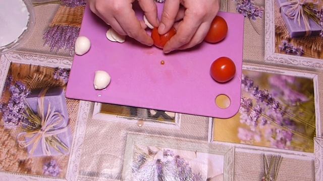 Украшение праздничного стола / РОЗЫ ИЗ ЧЕРРИ / Вкусная закуска из помидор черри - капрезе