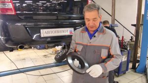 CHEVROLET COBALT 2013г бензин 1,6 литра АКПП  пробег 130 тыс. Ремонт тормозной системы.