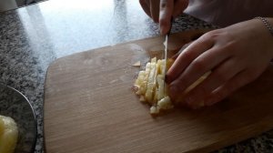 Салат из куриной грудки с ананасами в тарталетках